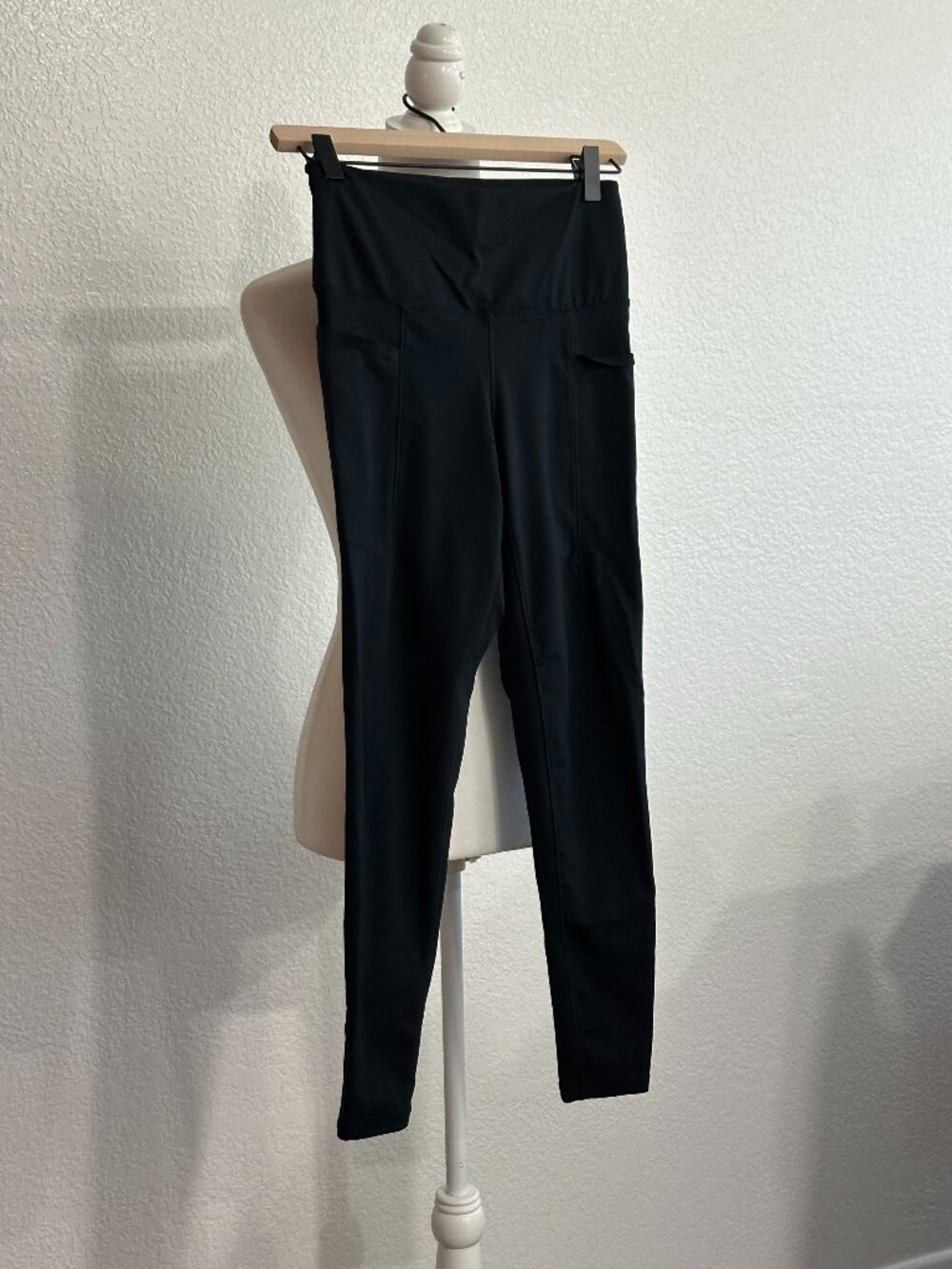 Danskin Leggings Women’s Small Black High Rise Workout Pants Activewear Yoga Gym